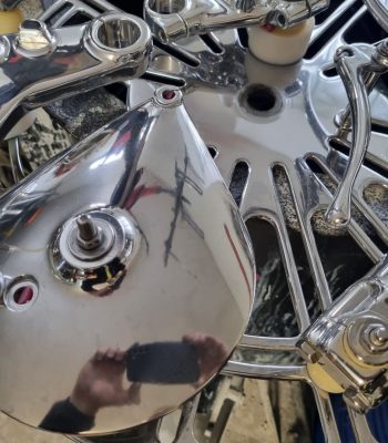 Polerowanie aluminium metodą wibracyjną, aquablasting