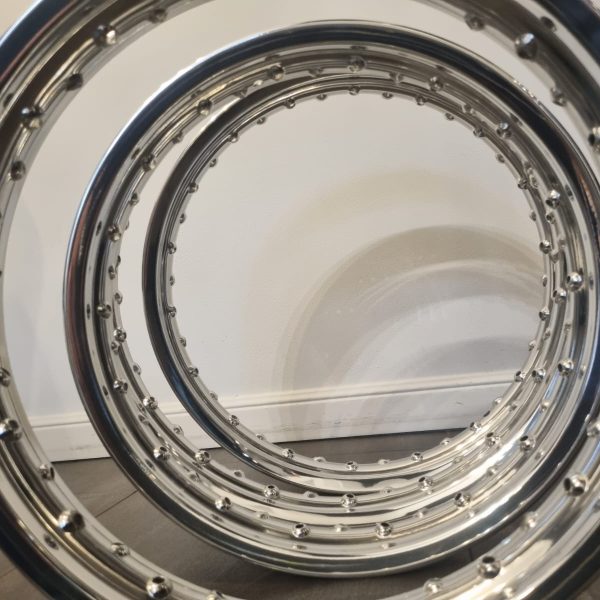 Polerowanie wibracyjne, polerowanie strumieniowe aquablasting